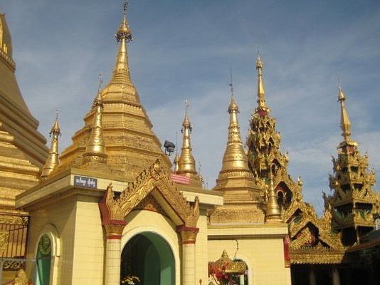 Sule Pagoda