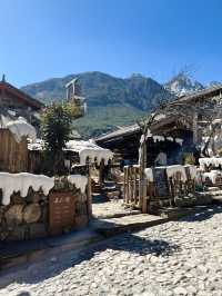 Yuhu Village : Stone Houses & Snow Mountain