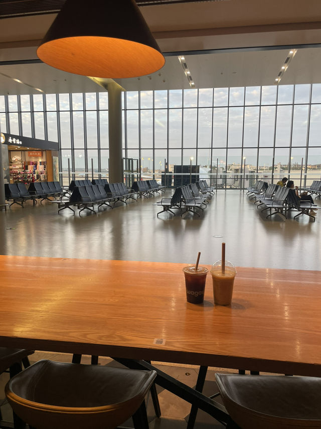 [홍차오국제선] 상하이공항에서 발견한 공항뷰카페 wagas ✈️☕️