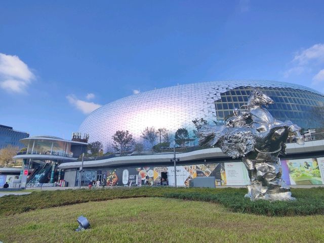 現代建築遇上海岸風光😎