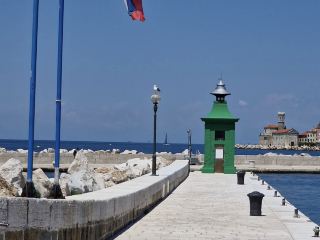 เขตอนุรักษ์ธรรมชาติสตรุนยัน เขตอนุรักษ์ธรรมชาติสตรุนยัน