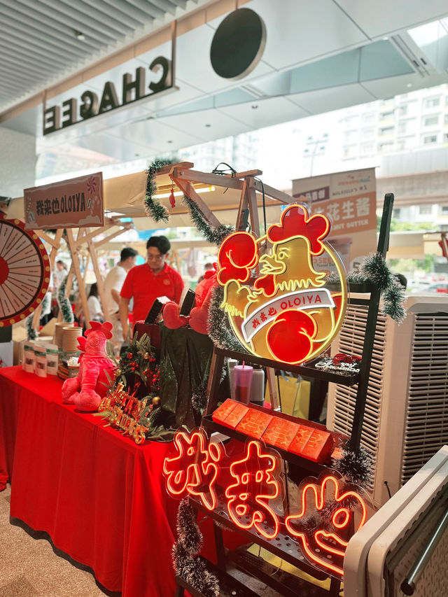 Malaysia’s Xmas Blazer Bash: Sunway Square Vibes 🎄✨ Malaysia’s Xmas Blazer Bash: Sunway Square Vibes 🎄✨