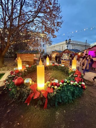 冬日燈飾與街頭美食於索非亞市集