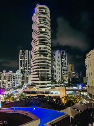 소피텔 골드코스트 브로드비치에서의 잊지 못할 숙박: 프랑스식 럭셔리와 탁 트인 바다 전망 🌴