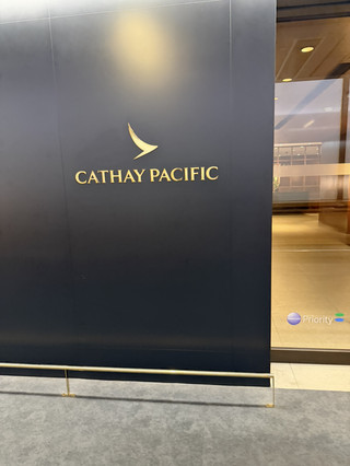 桃園機場國泰貴賓室｜出發前最舒服的放鬆空間