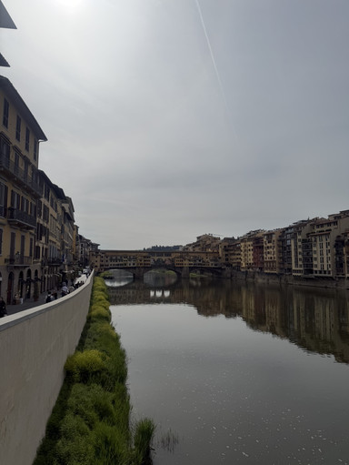 フィレンツェの象徴、ヴェッキオ橋 (Ponte Vecchio) 。 | Trip.com