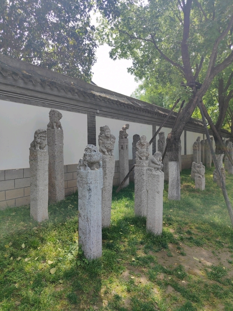 🪨 西安博物院の石製馬繋ぎ柱（拴馬樁）。 | Trip.com 西安