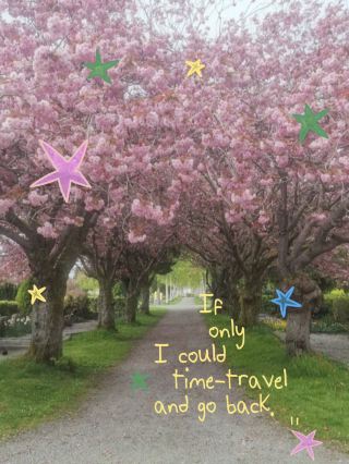 ฤดูใบไม้ผลิที่เมือง Stavanger ประเทศ Norway คือช่วงเวลาที่สวยราวกับภาพฝัน โดยเฉพาะวันที่ดอกซากุระเริ่มผลิบานเต็มต้น สีชมพูอ่อนละมุนตัดกับท้องฟ้าสีฟ้าใส และอากาศเย็นสบายแบบพอดี ๆ เป็นความงดงามที่ทำให้หัวใจอบอุ่นอย่างบอกไม่ถูก

ยายณีมีโอกาสได้เดินเล่นริมถนนเล็ก ๆ ในเมือง Stavanger เมืองเงียบสงบที่เต็มไปด้วยเสน่ห์ของบ้านไม้สีขาวสไตล์นอร์เวย์ ทุกมุมดูสะอาด สบายตา และเมื่อซากุระบานสะพรั่งพร้อมกันทั้งเมือง ยิ่งทำให้บรรยากาศเหมือนอยู่ในเทพนิยาย ผู้คนเดินเล่นกันช้า ๆ บ้างนั่งจิบกาแฟใต้ต้นซากุระ บ้างหยุดถ่ายรูปเก็บความทรงจำ ทุกอย่างดูเรียบง่ายแต่เต็มไปด้วยความสุข

ช่วงเวลาที่ลมเย็นพัดผ่านแล้วกลีบดอกซากุระปลิวเบา ๆ คือภาพที่สวยจนอยากหยุดเวลาไว้ตรงนั้น เสียงหัวเราะเบา ๆ ของผู้คน กลิ่นหอมอ่อน ๆ ของดอกไม้ และแสงแดดยามบ่ายที่ส่องผ่านกิ่งไม้ ทำให้รู้สึกว่าความสุขบางครั้งก็ไม่ได้ต้องการอะไรมาก แค่ได้อยู่กับธรรมชาติ ได้มองสิ่งสวยงามตรงหน้า และได้ใช้เวลากับคนที่รักก็เพียงพอแล้ว

ที่นี่ไม่ใช่เมืองใหญ่ที่วุ่นวาย แต่กลับมีเสน่ห์เฉพาะตัวที่ทำให้หลงรักได้ง่ายมาก ความเรียบง่ายของผู้คน การใช้ชีวิตแบบไม่เร่งรีบ และธรรมชาติที่โอบล้อมเมืองไว้ทุกมุม ทำให้การมาเยือน Stavanger ครั้งนี้กลายเป็นหนึ่งในความทรงจำที่ดีที่สุดของยายณี

ซากุระอาจบานอยู่ไม่นาน แล้วสุดท้ายก็ร่วงโรยไปตามฤดูกาล แต่สิ่งที่ยังคงอยู่เสมอ คือ “ความรู้สึก” ในวันที่เราเคยมีความสุขจริง ๆ ภาพดอกไม้สีชมพูที่ปลิวไหวกลางอากาศ เสียงหัวเราะระหว่างเดินเล่น และความสงบที่สัมผัสได้จากหัวใจ คือภาพจำที่ไม่มีวันลบเลือน

บางสถานที่ไม่ได้สวยแค่เพราะวิวตรงหน้า แต่สวยเพราะความรู้สึกที่เกิดขึ้นระหว่างทาง และสำหรับยายณี…ฤดูซากุระที่ Stavanger คือหนึ่งในช่วงเวลาที่สวยที่สุดของชีวิต เป็นความทรงจำที่เมื่อคิดถึงทีไรก็ยังยิ้มได้เสมอ 🌸🤍#ซากุระบาน 