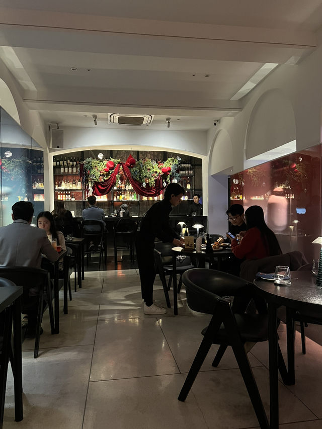 Umami Bᾱm: Hanoi’s Must-Try for Sushi Lovers—Dine In or Takeout