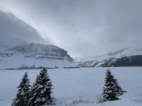 Bow Lake ทะเลสาบสุดอลังการ