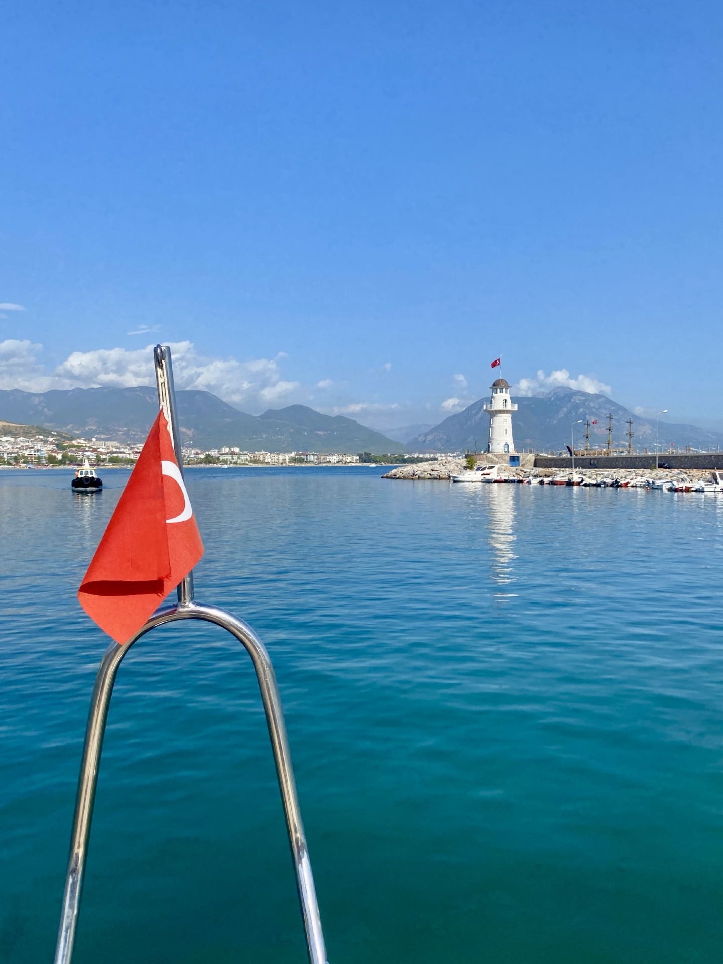 Caves, Fortresses, Fish, and SUP: Everything You Can Expect on an Alanya Boat Tour