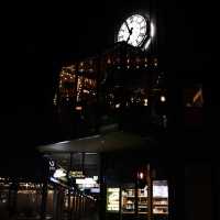 CHRISTCHURCH’S BUSTLING NIGHTLIFE RIVERSIDE MARKET 