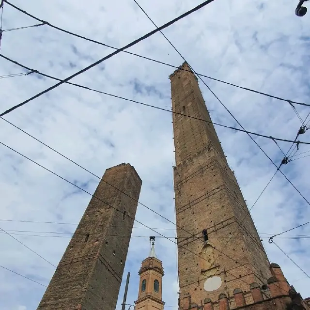 Bologna: A Tasty Journey Through Arches, Towers, and Tradition