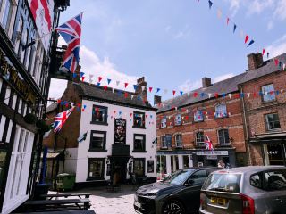 🚆🌳 Manchester to Ashbourne: Charming Market Town Escape 🏡🍂