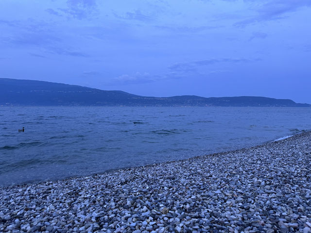 🌊 Lake Garda – Italy’s Breathtaking Escape Between Mountains and Water! 🇮🇹✨