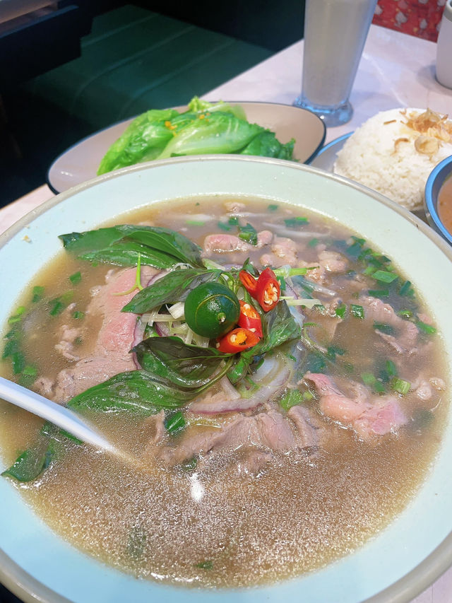 啟德正宗越南菜😋生牛肉河超出色！