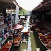 Thailand🇹🇭Discover the Vibrant Charm of Floating Market – A Must-Visit🚣‍♂️