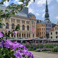 🏰✨ “Baltic Beauty: A Perfect Day in Riga” 🇱🇻