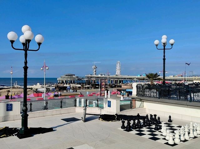 Scheveningen Guide — Beach, Pier, and Coastal Vibes 🐟🍸