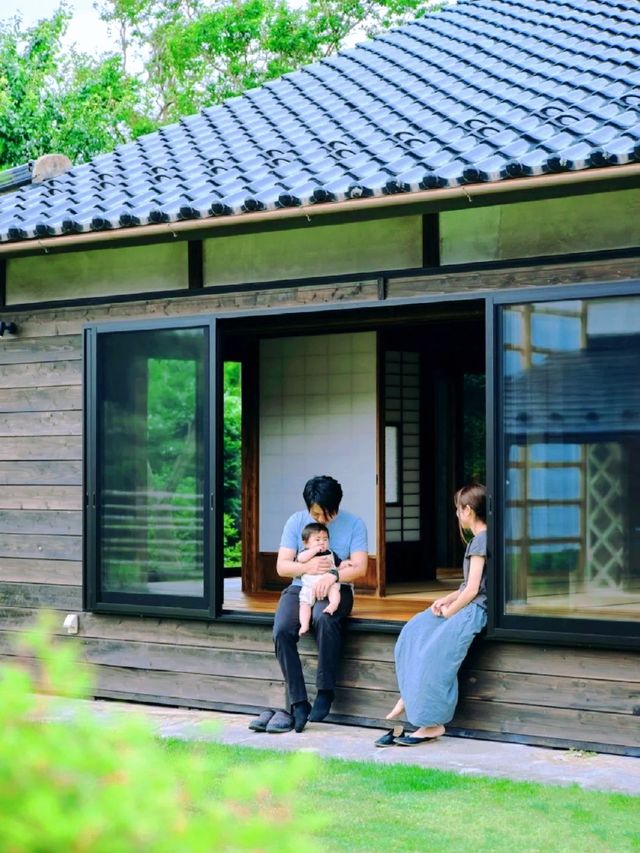 Live in a Japanese drama-like century-old countryside.