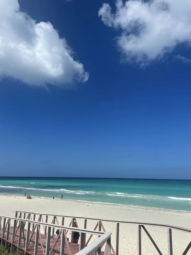 巴拉德羅！絕美海景！我能躺一天！分享的巴拉德羅這片海灘信息很實用：