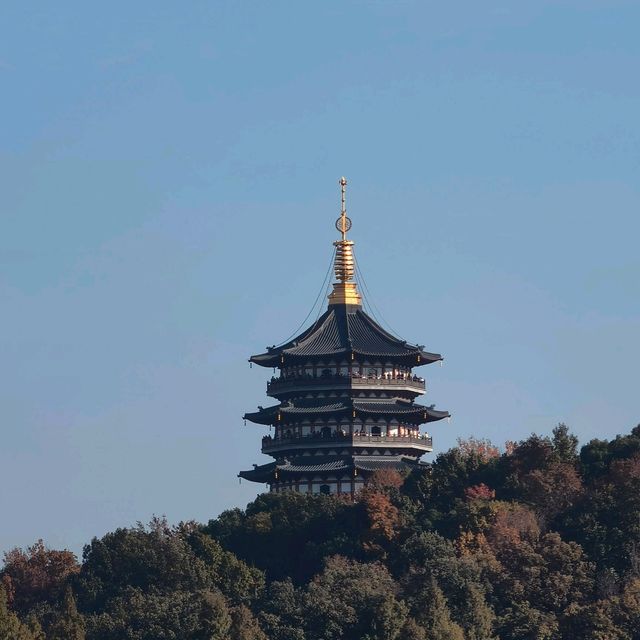 Leifeng pagoda in the autumn colors