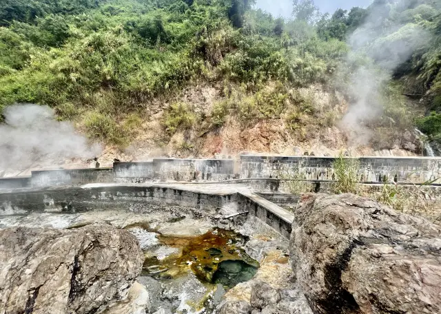 Tengchong has a hot sea that is not a sea, a magical geothermal landscape!