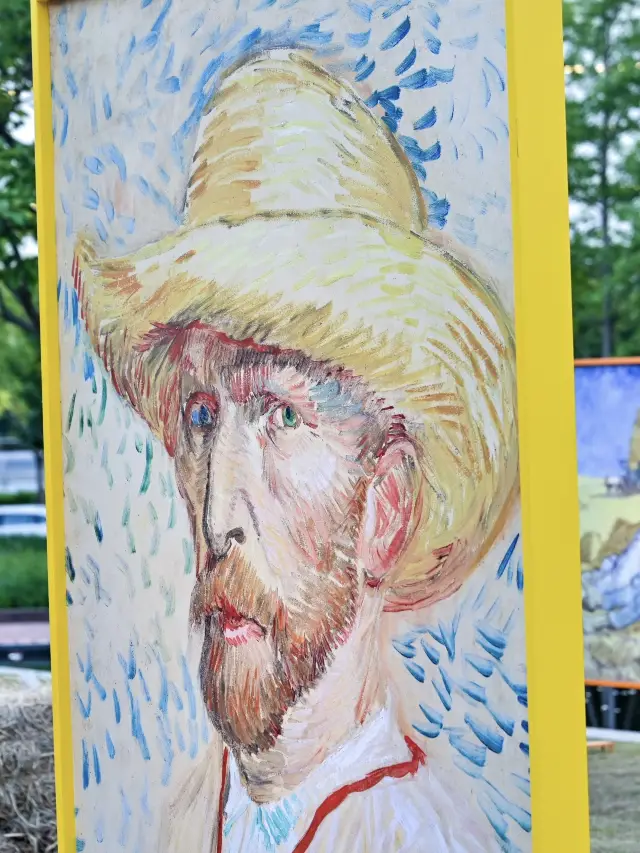The Van Gogh reappears at the filming location of 'She Disappeared' in Shanghai