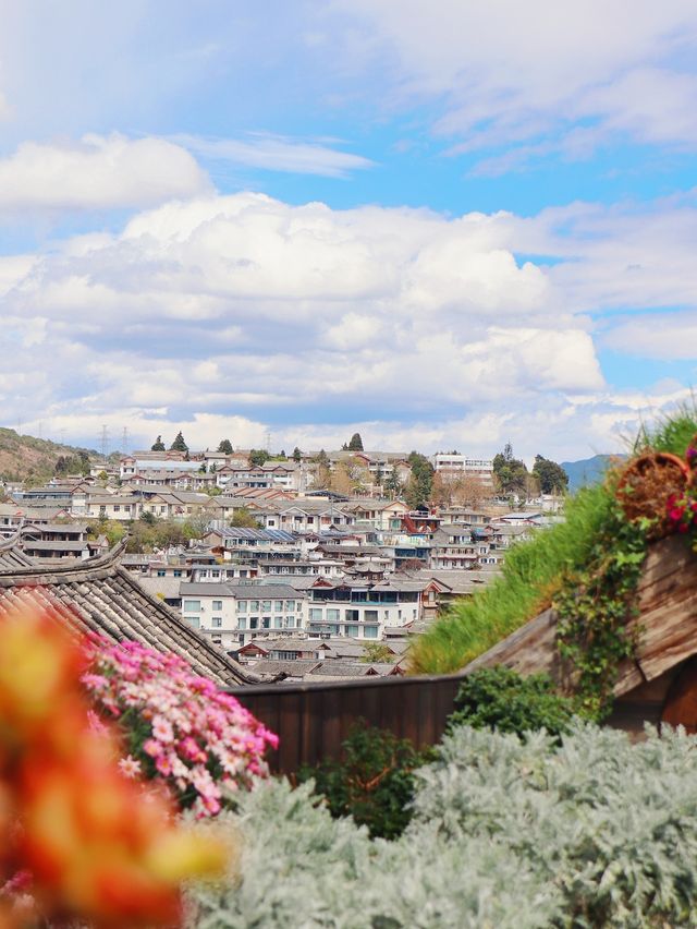 Lijiang Family Trip | Discovered a Fairy-tale Restaurant Overlooking the Panoramic View of the Ancient City