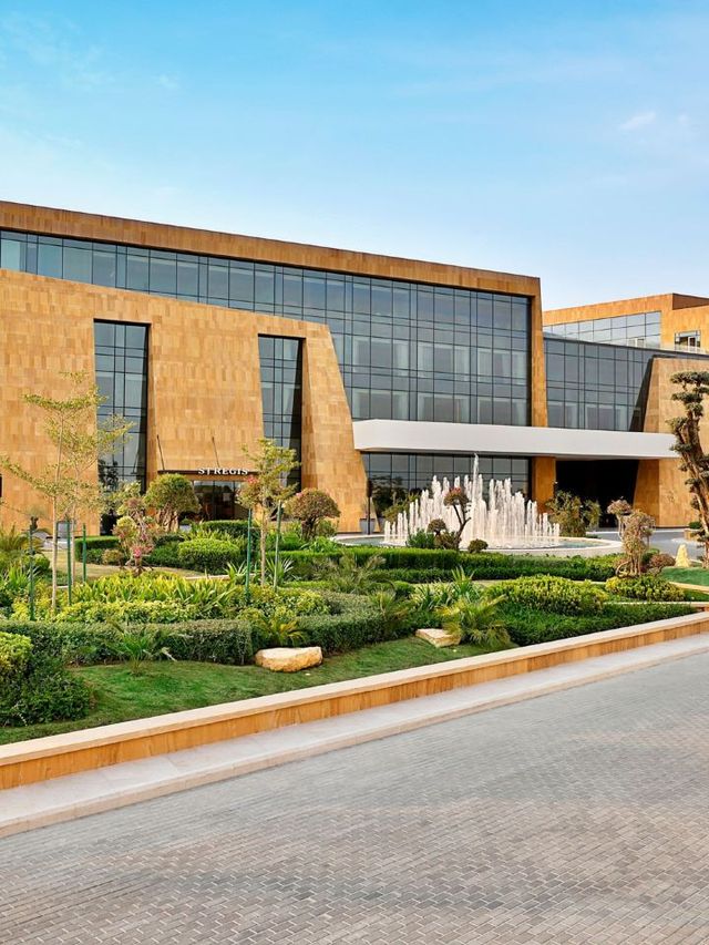 🌟 Riyadh's Finest: St. Regis Splendor! 🌟