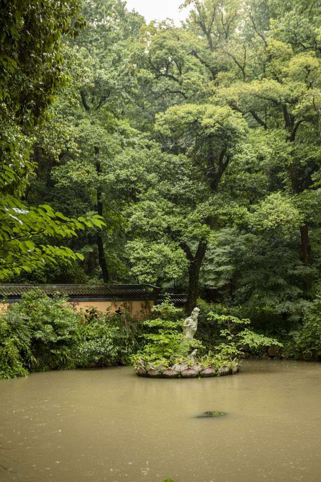 雨天的安吉靈峰寺！別有一番味道