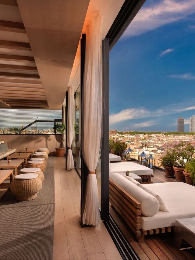 🌟 Barcelona Bliss: Edition Hotel's Chic Retreat 🌟