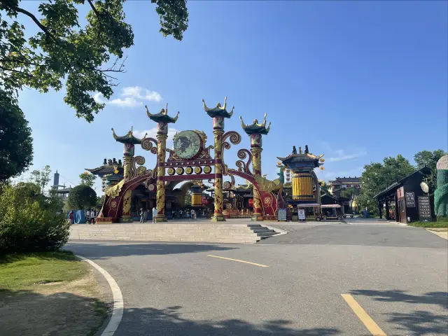 武漢木蘭不夜城。