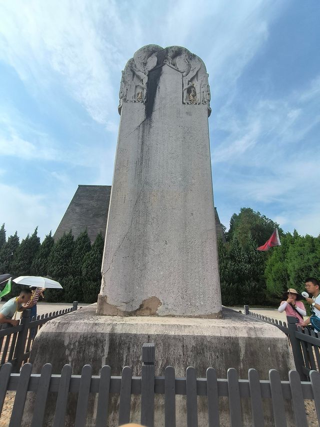 西安旅遊不要錯過武則天的陵墓——乾陵。