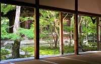 叡山電鐵「瑠璃光院」的途中可以去|蓮華寺。