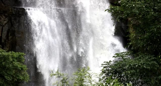 莆田市西天尾鎮象峰村的西隱飛瀑。