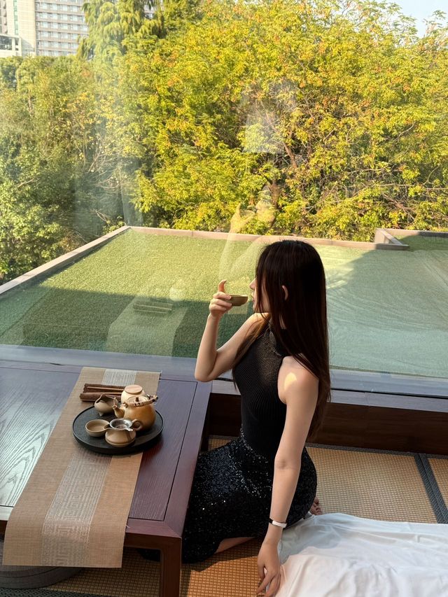 居然住到了桂林觀景酒店天花板。