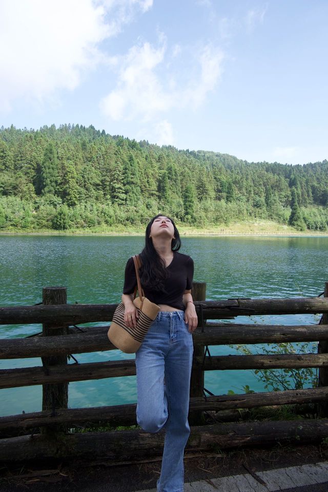 周末在大山裡拍照露營兩不誤。
