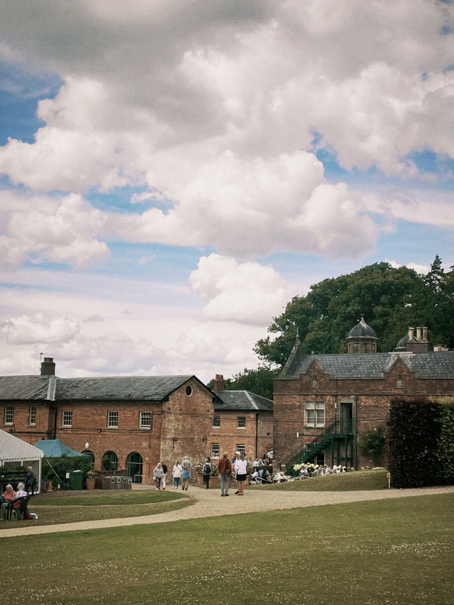 Visiting the Iconic Downton Abbey