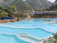 十萬大山22-38℃天然低溫溫泉，可去