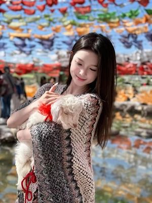 風吹經幡 幡動則福至。
風吹經幡 幡動則福至「如果你喜歡浪漫，西北並非寸草不生」
