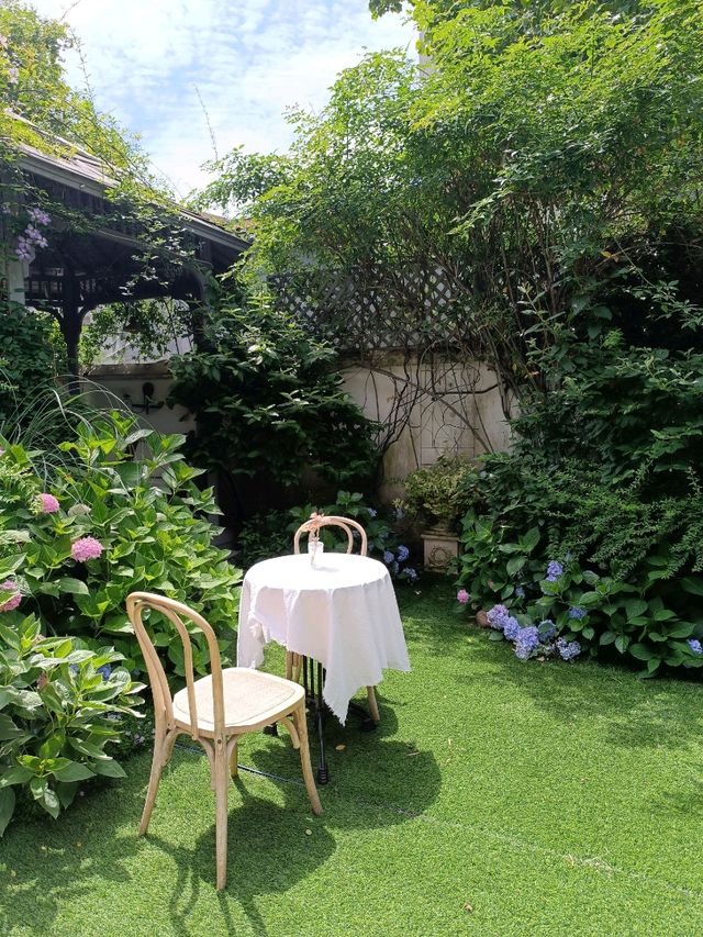 Hidden cafe in Shanghai 