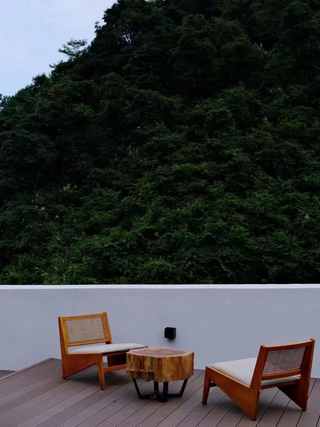 暑假團建天花板｜溯溪下午茶、燒烤雞尾酒，夏日玩不停