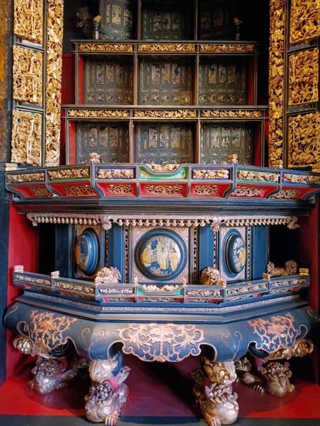 Whispers in Wood: Exploring Guangdong's Living Carving Legacy