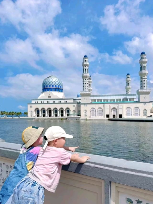 Universiti Malaysia Sabah and the floating mosque can never go back to eight years ago 🇲🇾😍