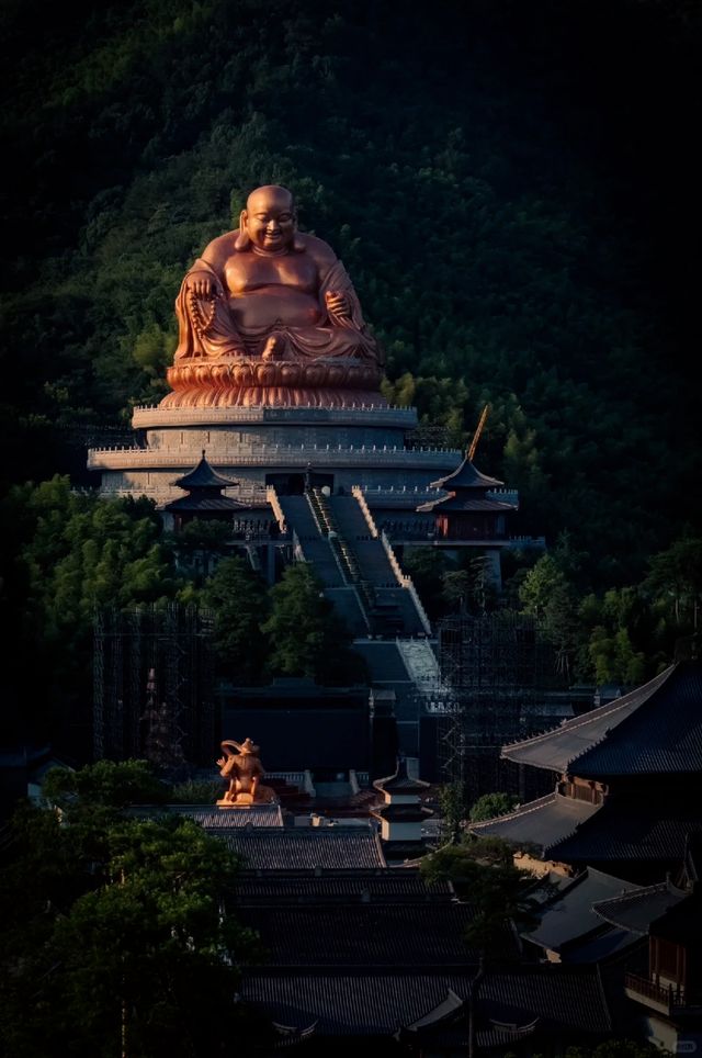 藏喺浙東嘅呢座均溫23℃嘅避暑小城，