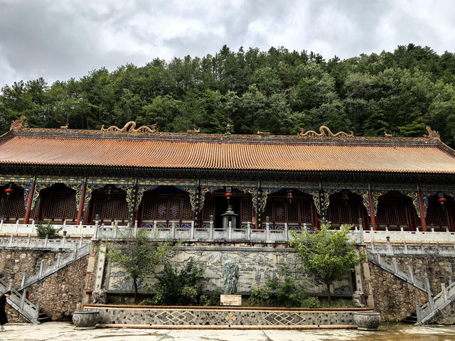#天水淨土寺｜千年古剎藏在仙人崖，陰雨天氛圍感拉滿！   隱世古剎！四大石窟外的禪意秘境！  