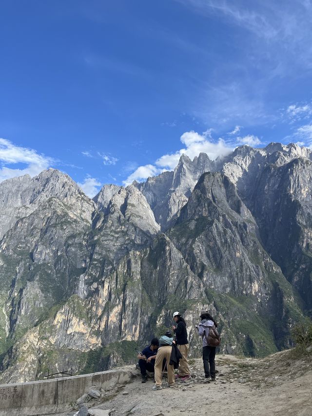 這次選擇攜程的9天香格里拉雨崩旅遊是明智之選，這個行程的酒店和機票都可以隨行換，自由度大大提高，而且