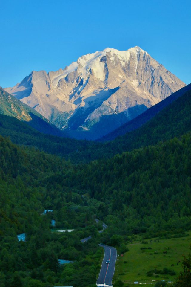 自駕川西,到這裡0元拍雅拉雪山日落 自駕川西,到這裡0元拍雅拉雪山日落