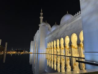 Sheikh Zayed Grand Mosque Travel Guide